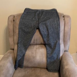 Under Armour Capri leggings size large